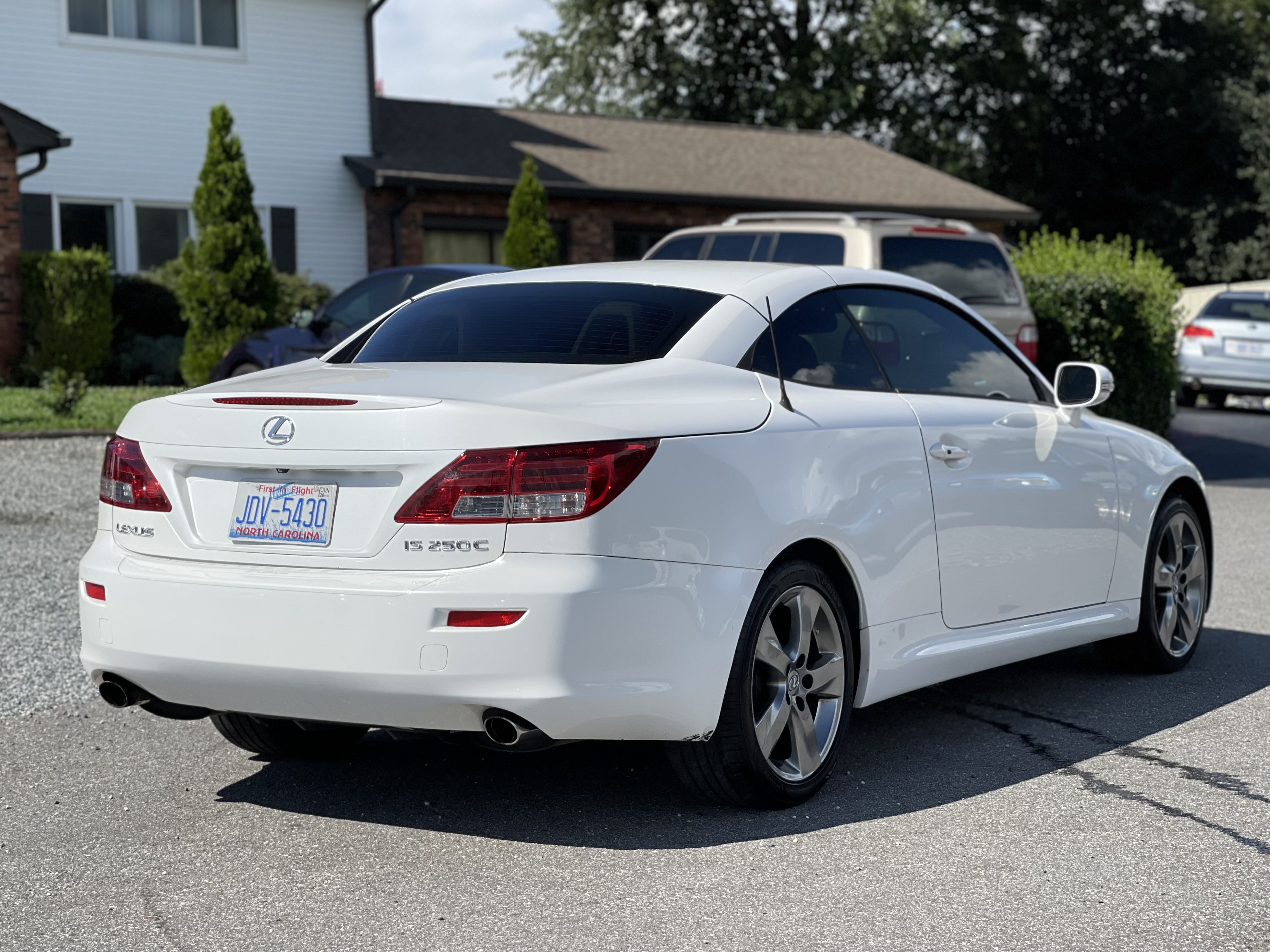 Used 2010 Lexus IS 250C RWD image 3