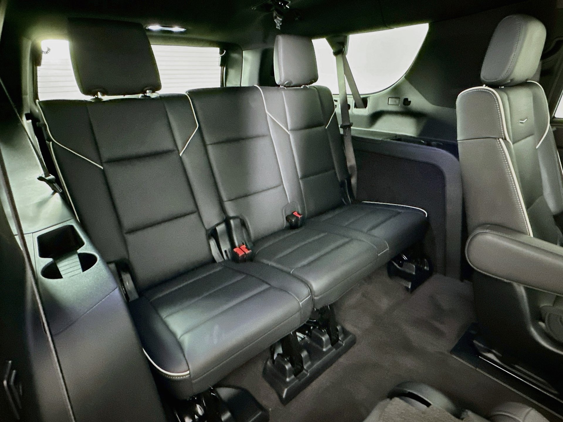 Used 2025 Cadillac Escalade ESV Sport w/ Touring Package AWD/4WD image 31