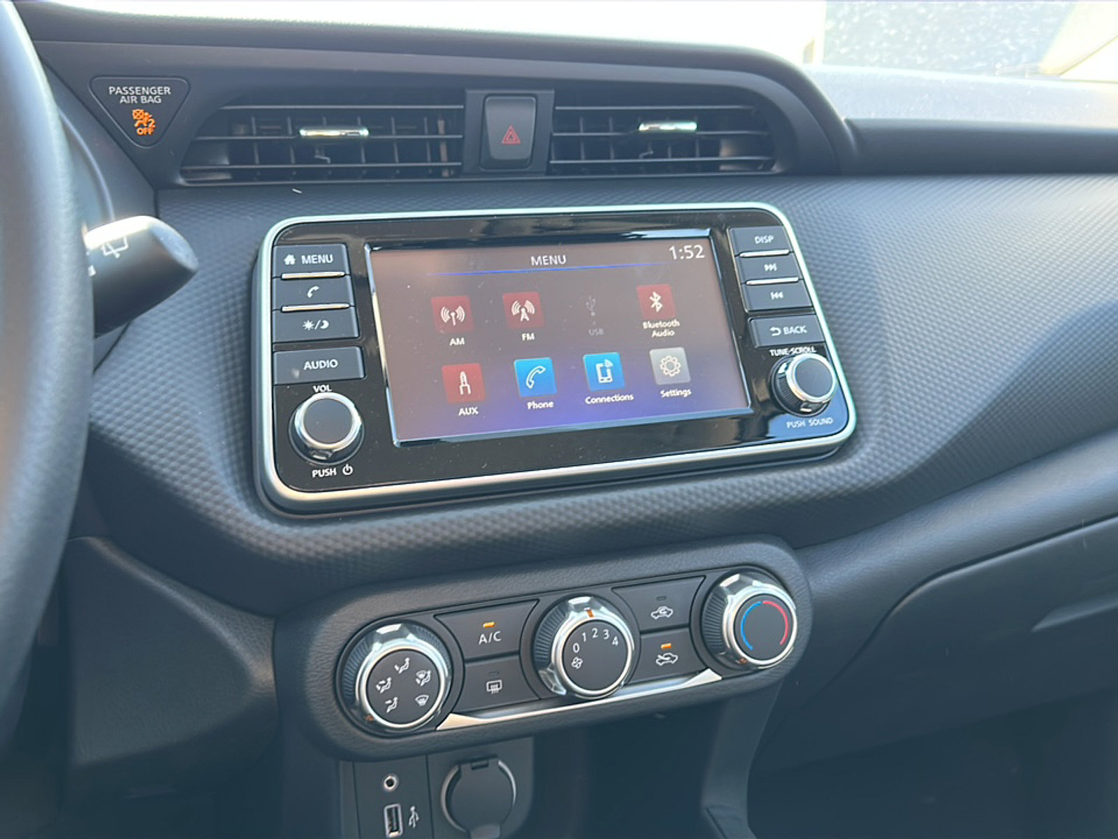 New 2025 Nissan Kicks Play S image 21