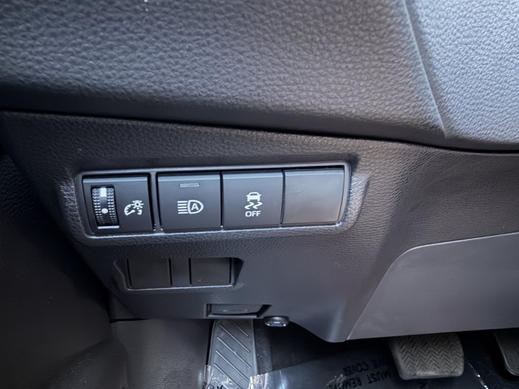Used 2026 Toyota Corolla Cross LE FWD image 26