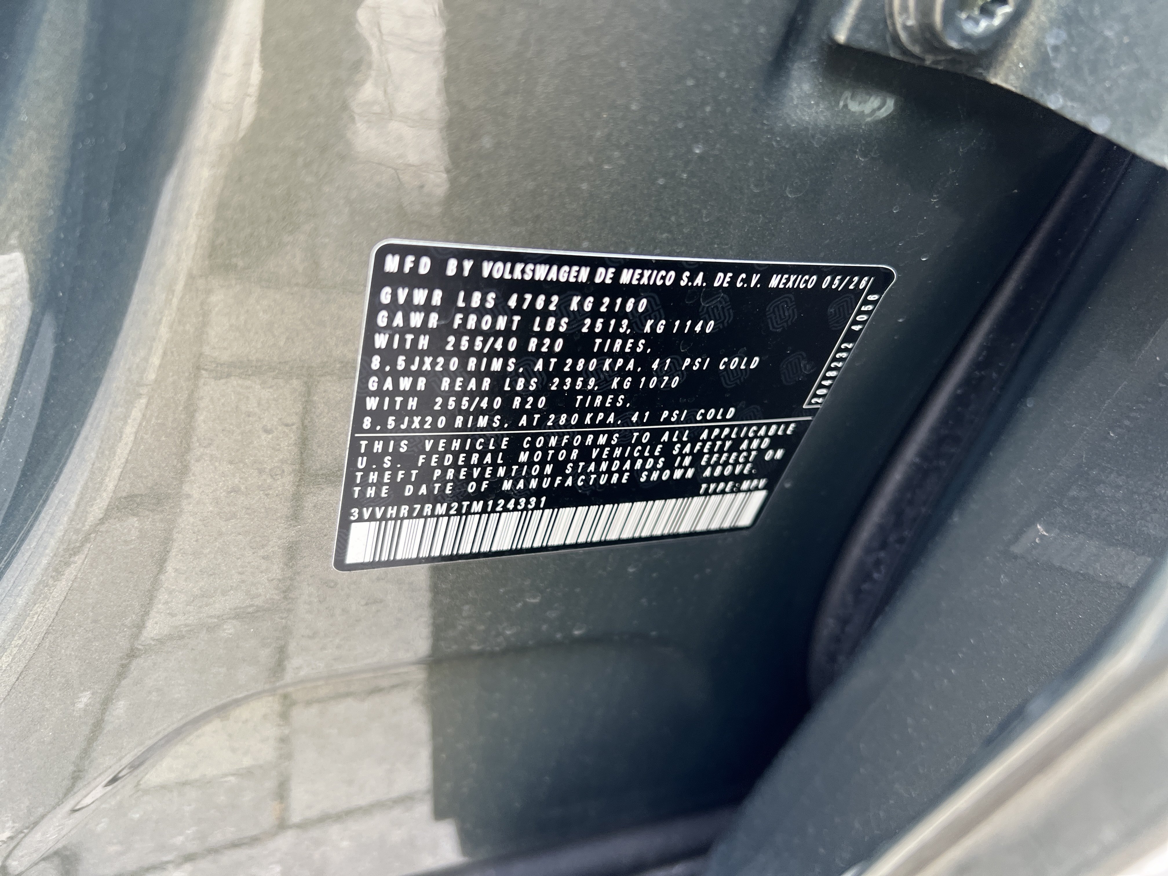 Certified 2026 Volkswagen Tiguan SE R-Line FWD image 29