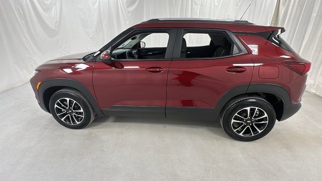 Used 2025 Chevrolet TrailBlazer LT w/ Driver Confidence Package image 6
