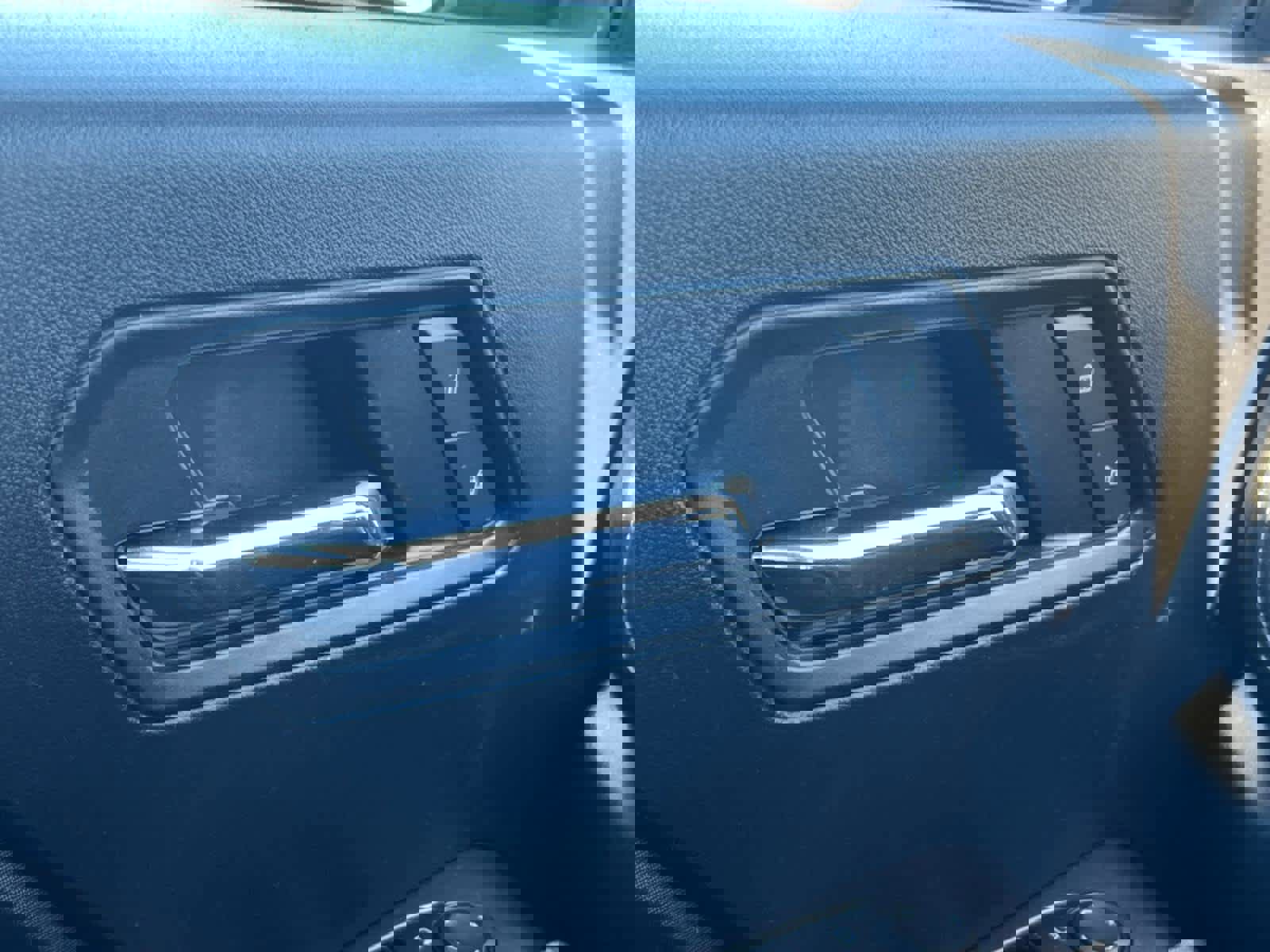 Certified 2023 Chevrolet Colorado LT w/ LT Convenience Package II AWD/4WD image 22