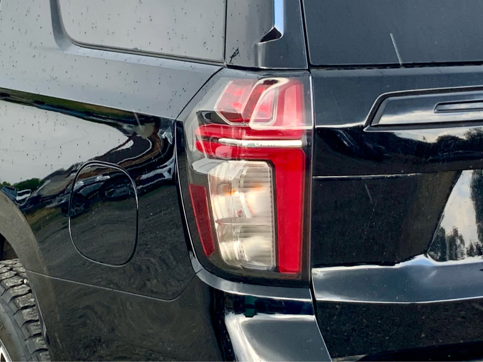 Used 2023 Chevrolet Tahoe Z71 w/ Off-Road Capability Package image 17