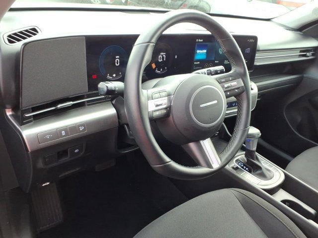 Used 2025 Hyundai Kona SEL FWD image 8