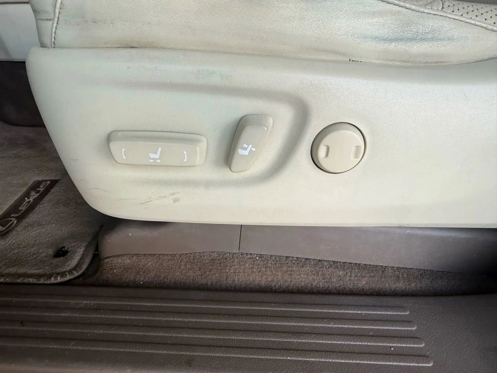 Used 2012 Lexus GX 460 w/ Comfort Plus Pkg image 38