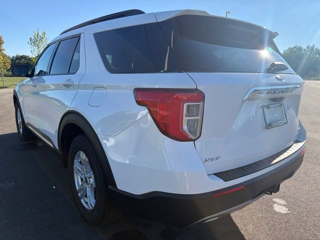 Used 2021 Ford Explorer XLT w/ Equipment Group 202A AWD/4WD image 14