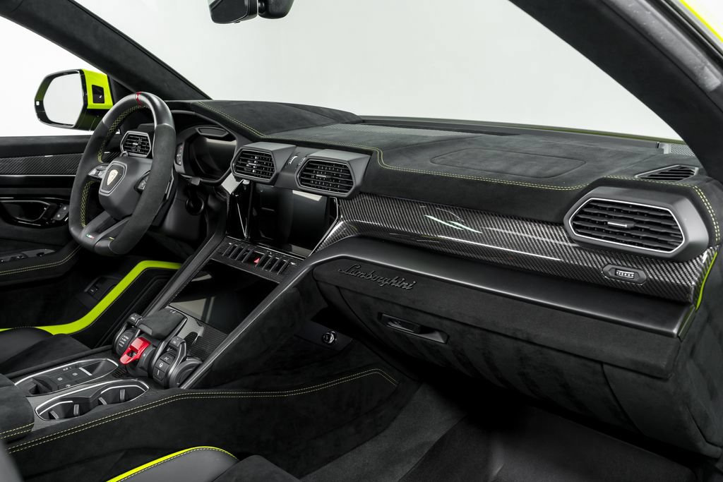 Used 2024 Lamborghini Urus Performante AWD/4WD image 38