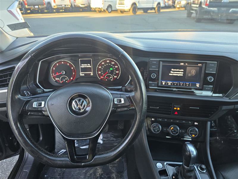 Used 2019 Volkswagen Jetta SE w/ Cold Weather Package FWD image 26