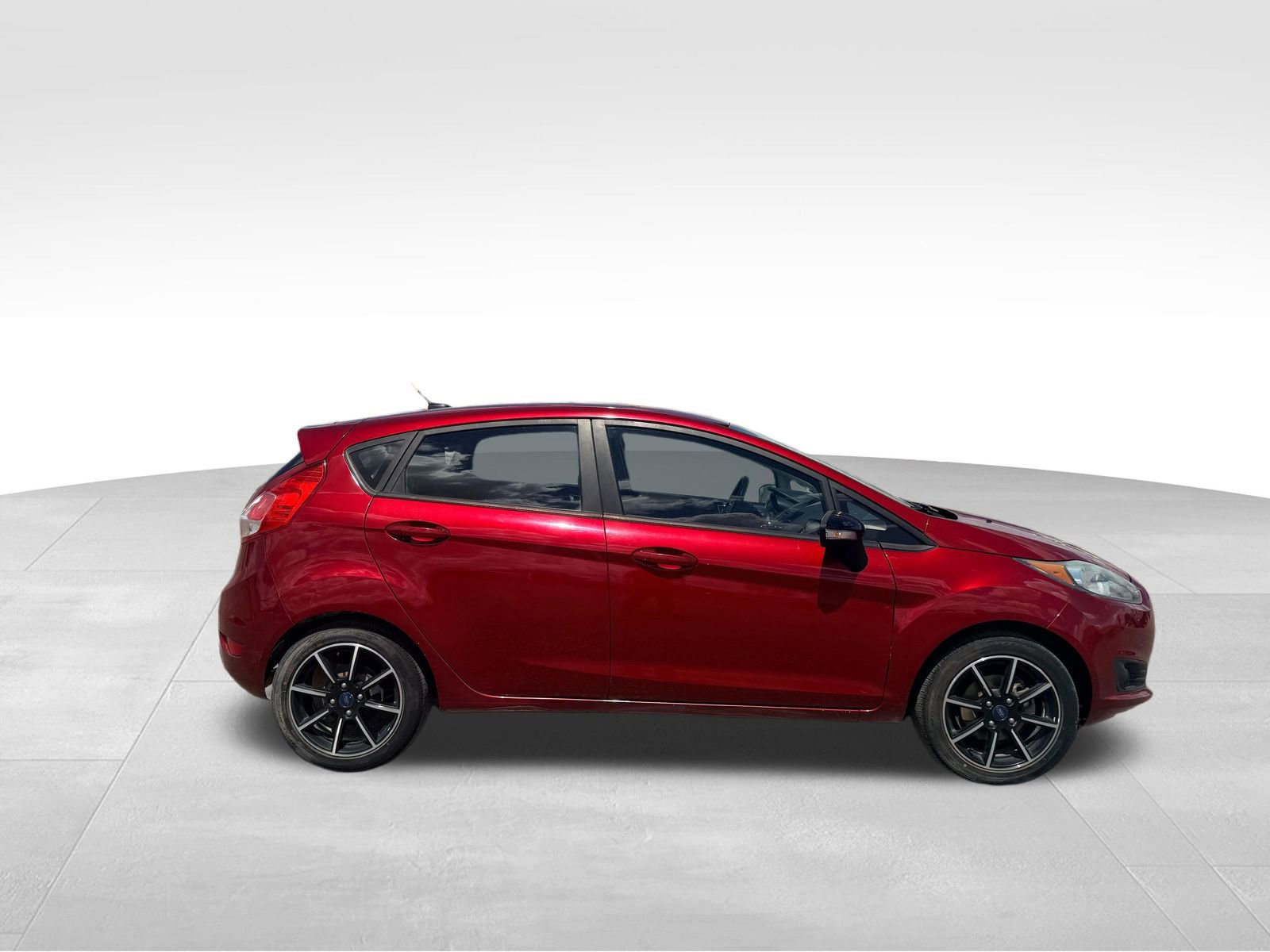 Used 2016 Ford Fiesta SE w/ SE Black Package FWD image 26