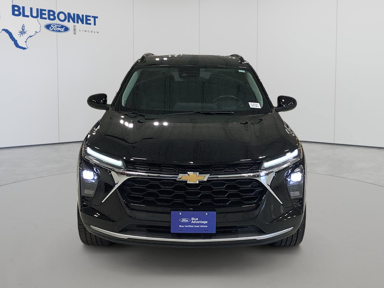 Used 2024 Chevrolet Trax LT w/ Driver Confidence Package FWD image 2