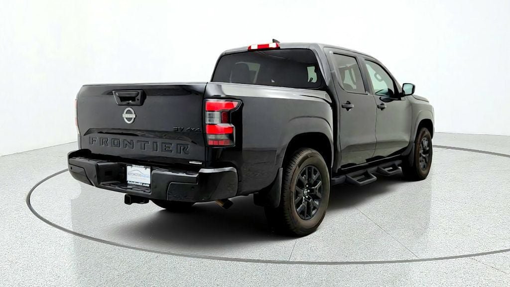 Used 2023 Nissan Frontier SV w/ Midnight Edition Package AWD/4WD image 5