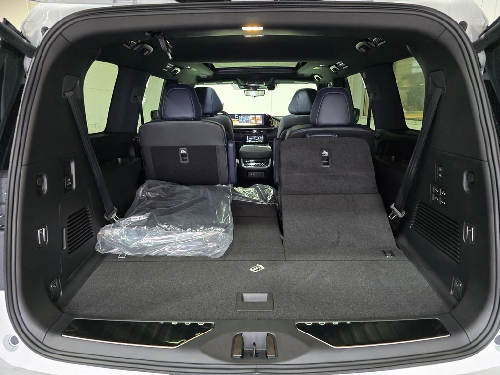 New 2026 INFINITI QX80 4WD w/ Sport Exterior Package image 26