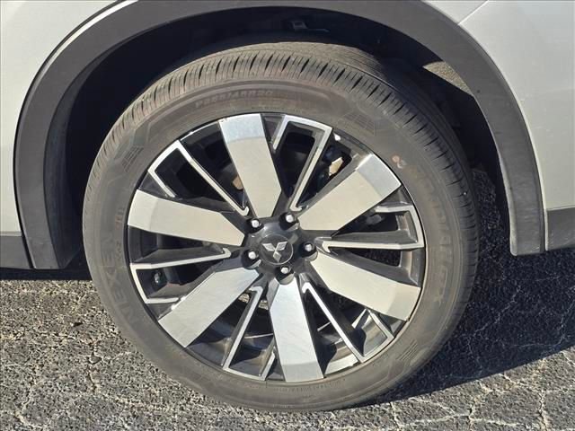 Used 2025 Mitsubishi Outlander SE FWD image 18