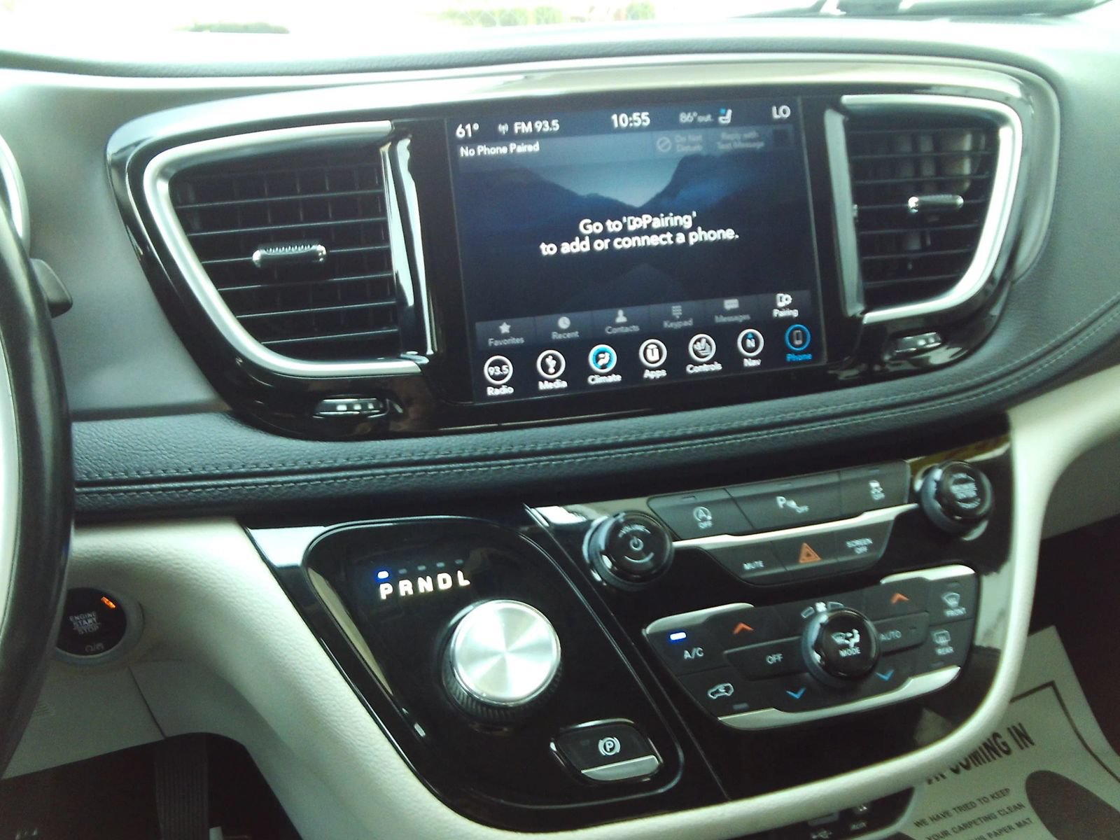 Used 2019 Chrysler Pacifica Limited w/ Tire & Wheel Group FWD image 15
