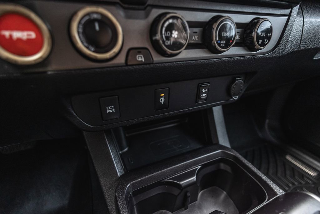 Used 2016 Toyota Tacoma TRD Sport image 21