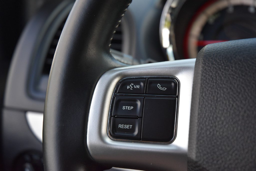 Used 2015 Dodge Grand Caravan SXT w/ Blacktop Package FWD image 18