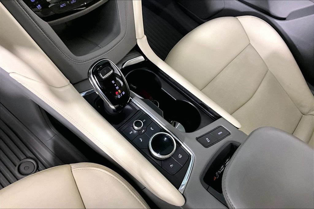 Certified 2021 Cadillac XT6 Premium Luxury FWD image 16