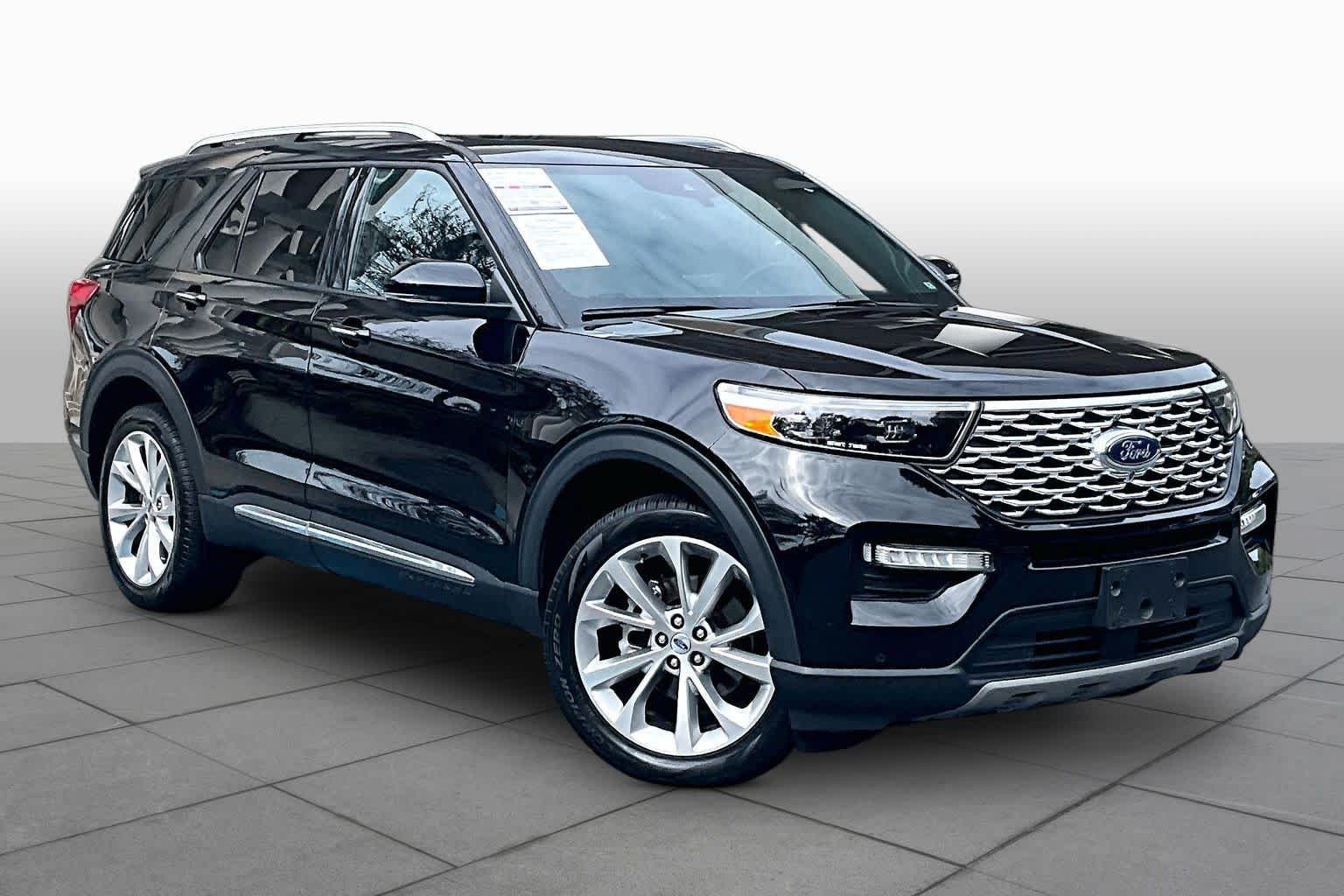 Used 2023 Ford Explorer Platinum w/ Technology Package AWD/4WD image 2