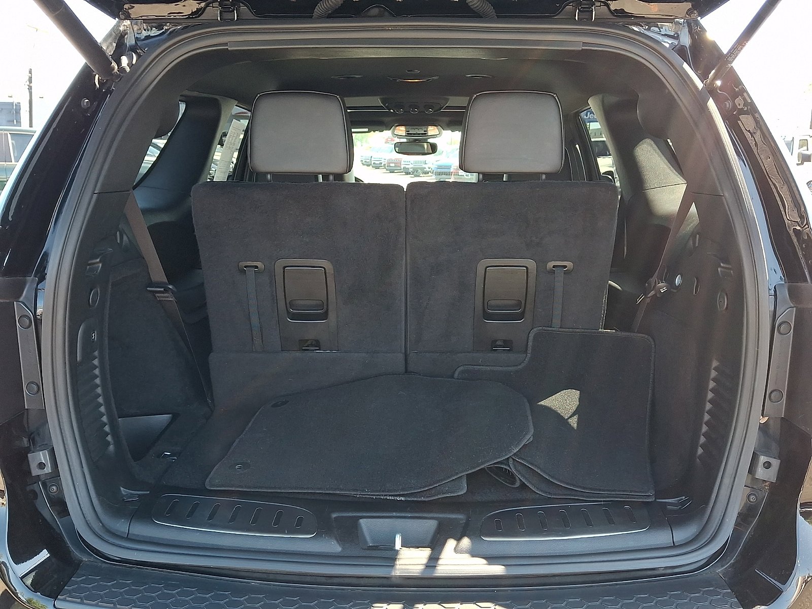 Used 2022 Dodge Durango R/T w/ Tow 'N Go Package AWD/4WD image 30