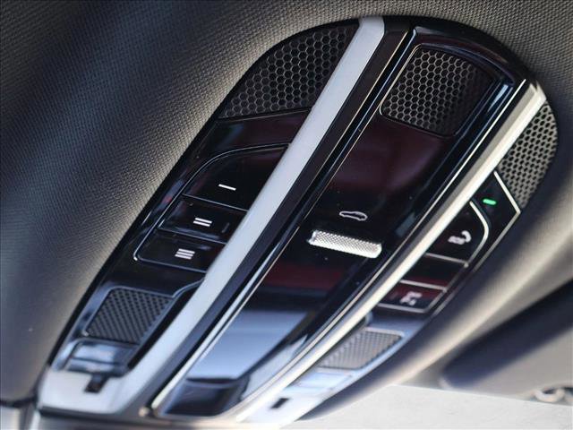 Used 2021 Porsche Cayenne Coupe AWD/4WD image 22