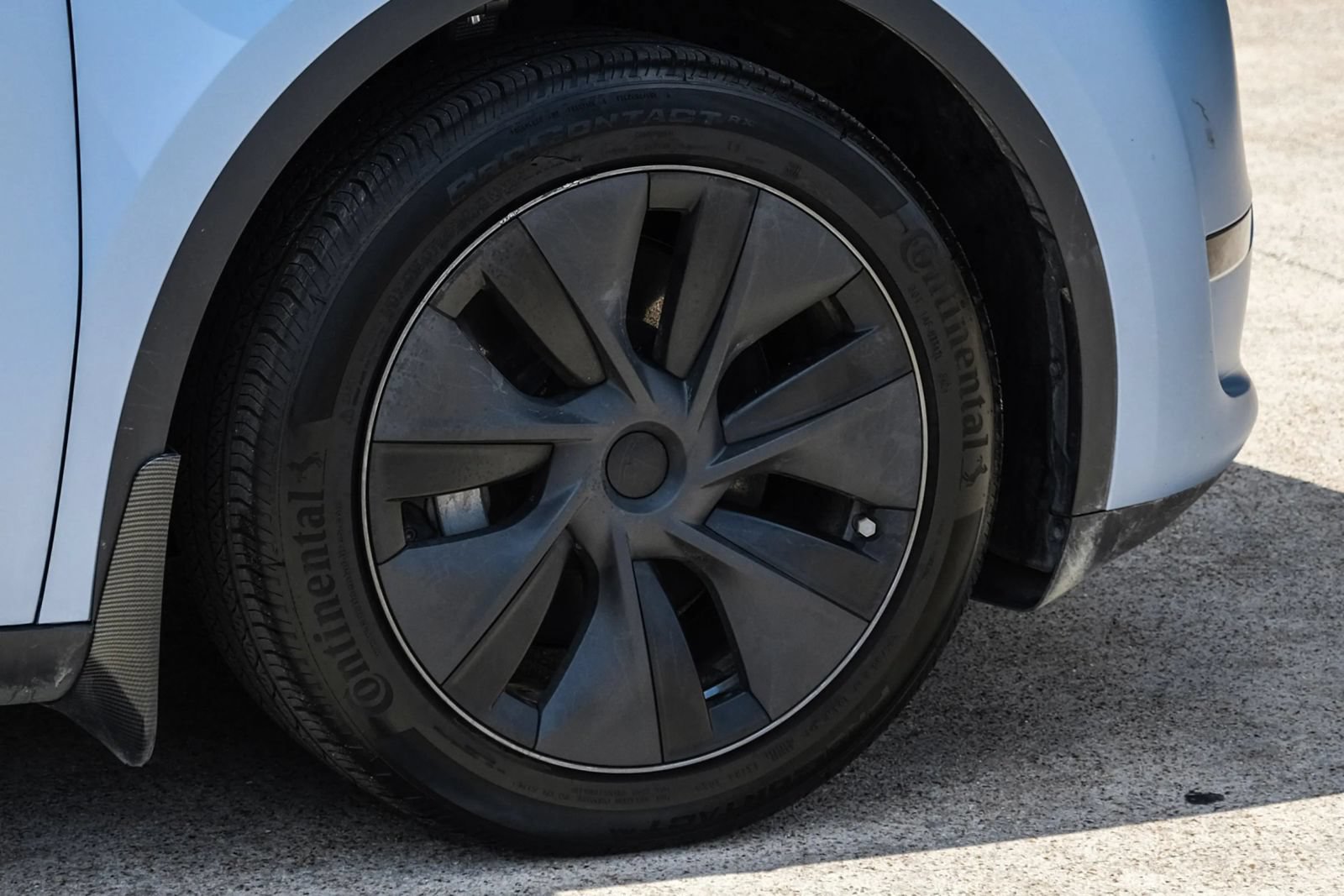 Used 2025 Tesla Model Y Long Range RWD image 55