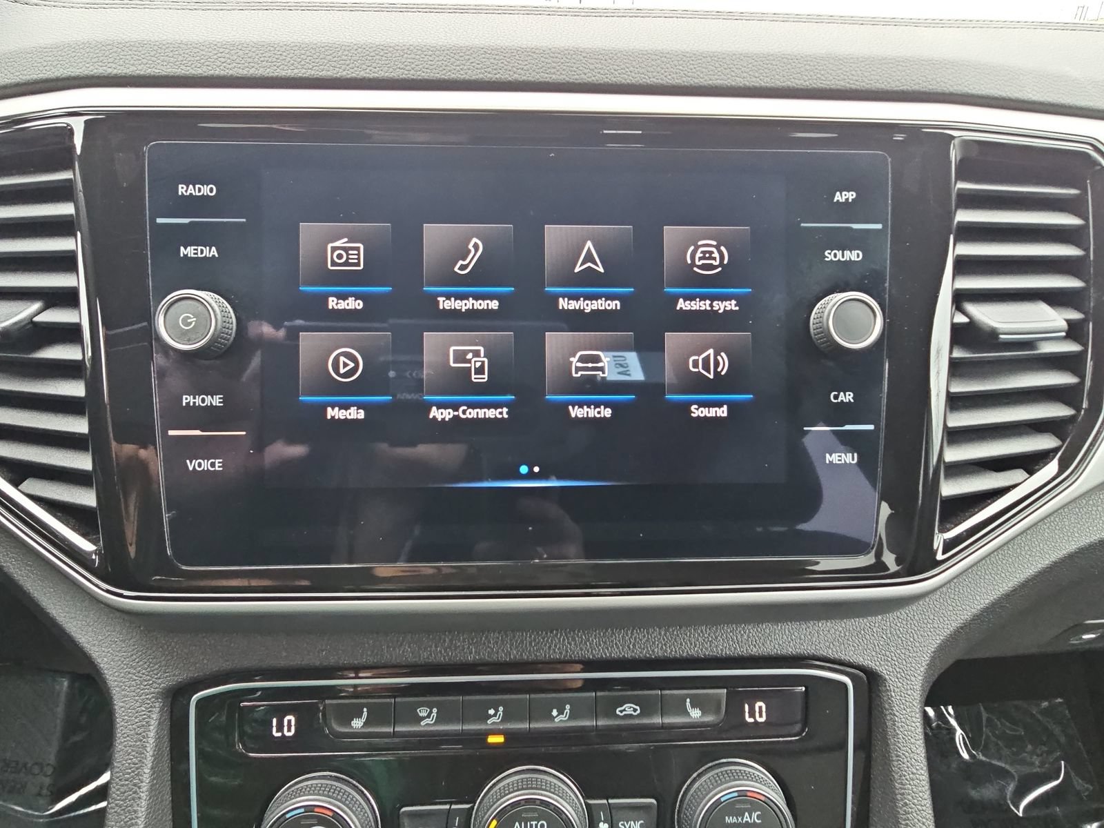 Used 2023 Volkswagen Atlas Cross Sport SE w/ Panoramic Sunroof Package FWD image 21