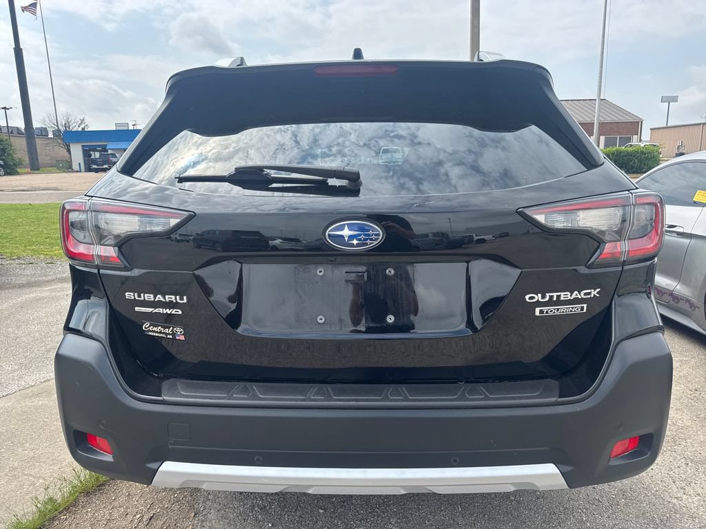 Used 2023 Subaru Outback Touring AWD/4WD image 4