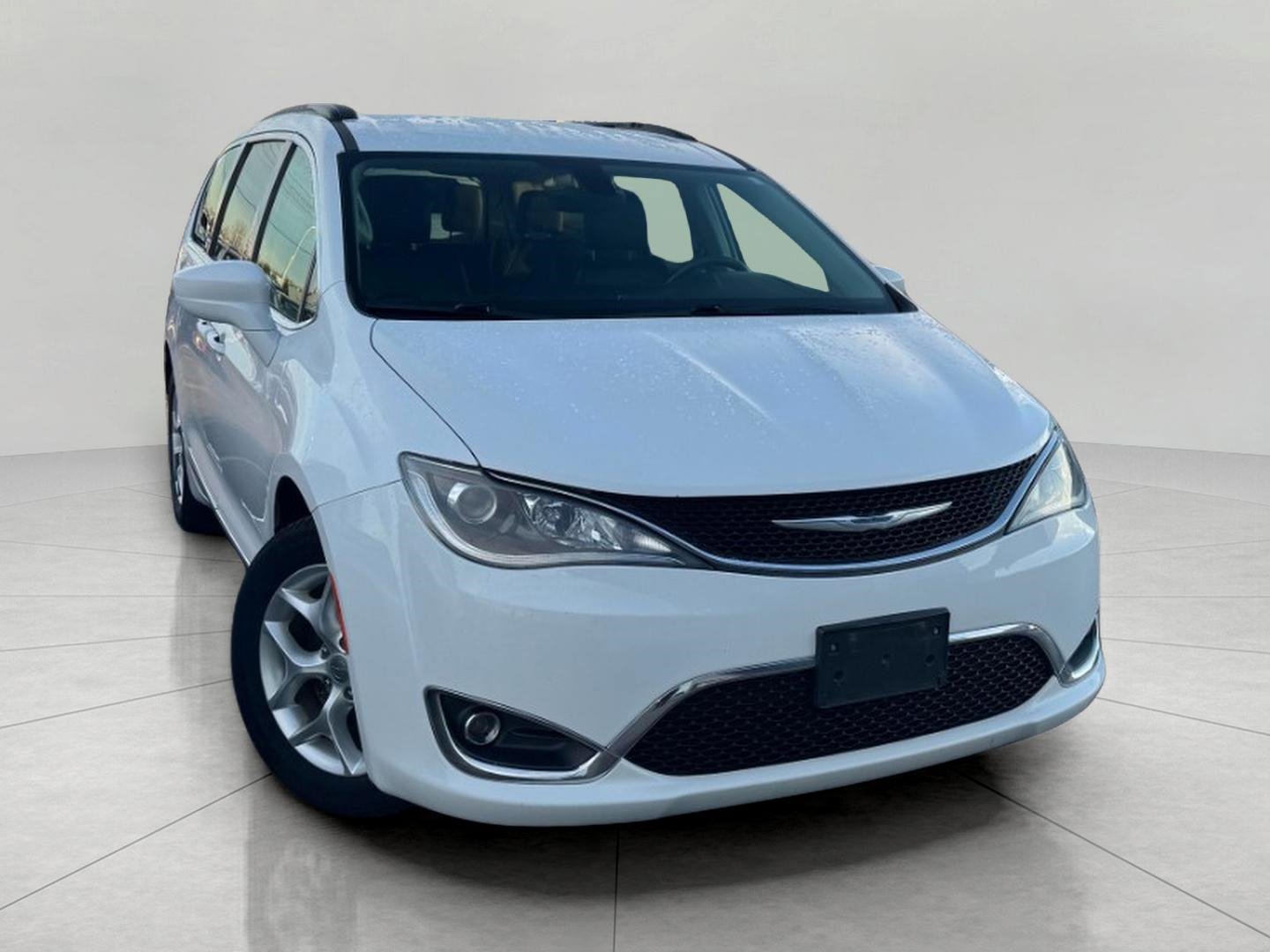 Used 2017 Chrysler Pacifica Touring-L w/ Tire & Wheel Group