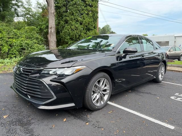 Used 2019 Toyota Avalon XLE w/ Moonroof Package FWD image 8