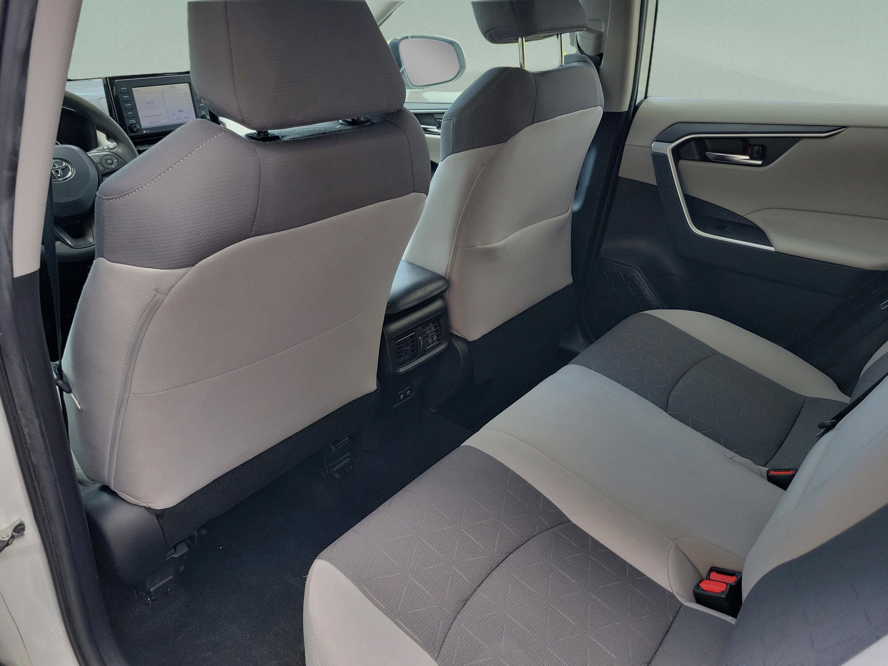 Used 2020 Toyota RAV4 XLE image 23