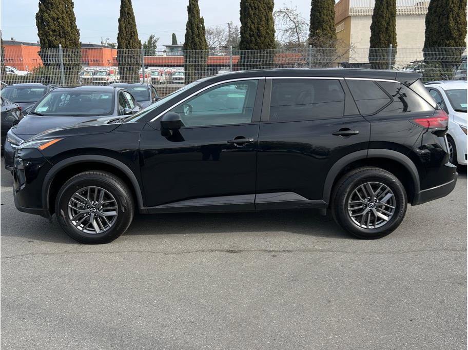 Used 2024 Nissan Rogue S image 7