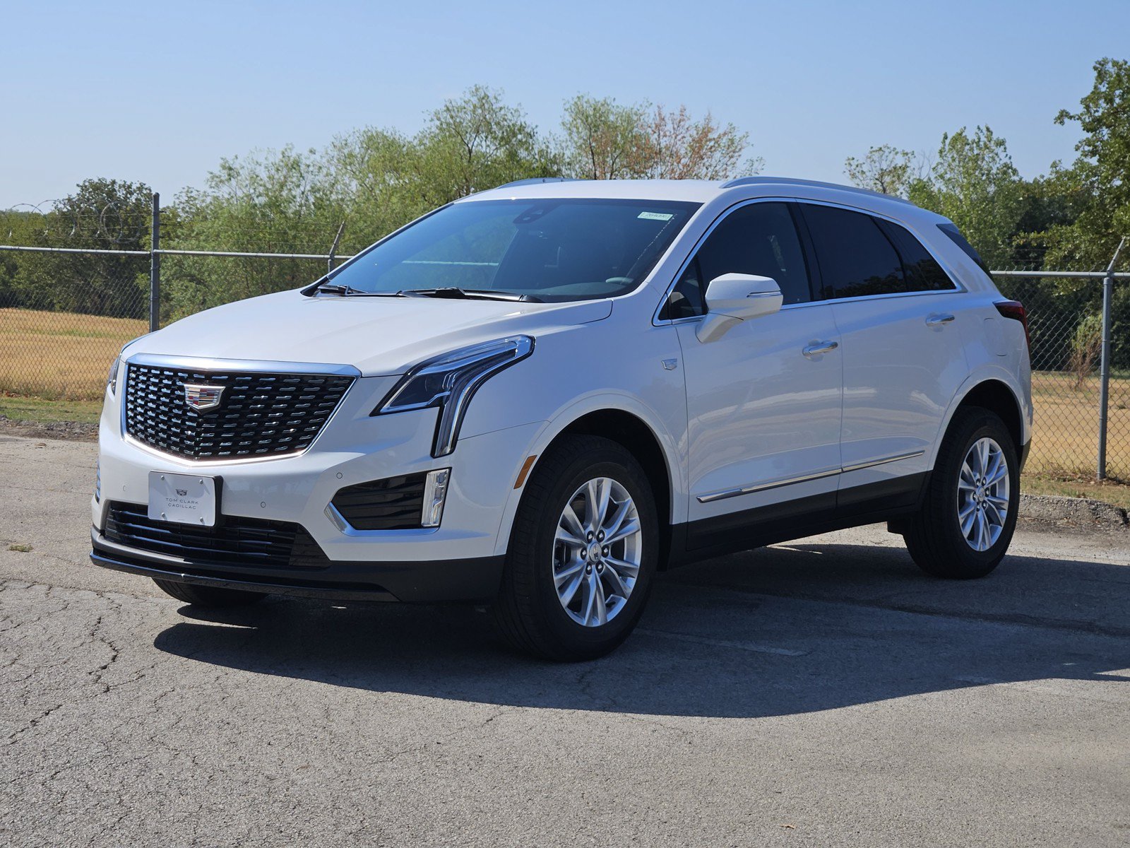 New 2026 Cadillac XT5 Luxury FWD image 2