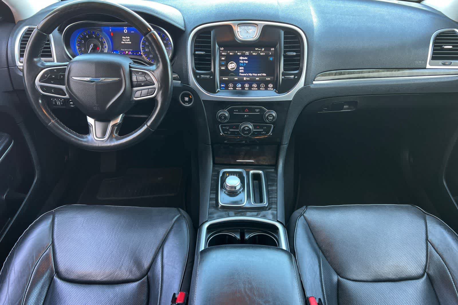 Used 2019 Chrysler 300 Limited RWD image 4