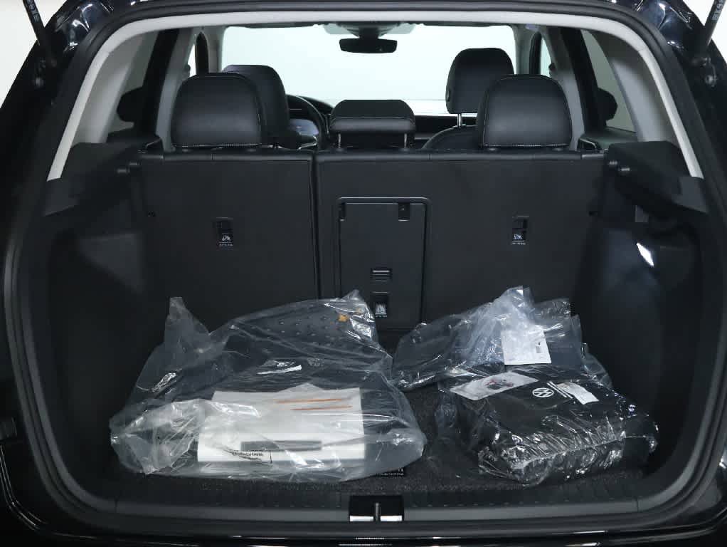 Certified 2025 Volkswagen Taos SE AWD/4WD image 33