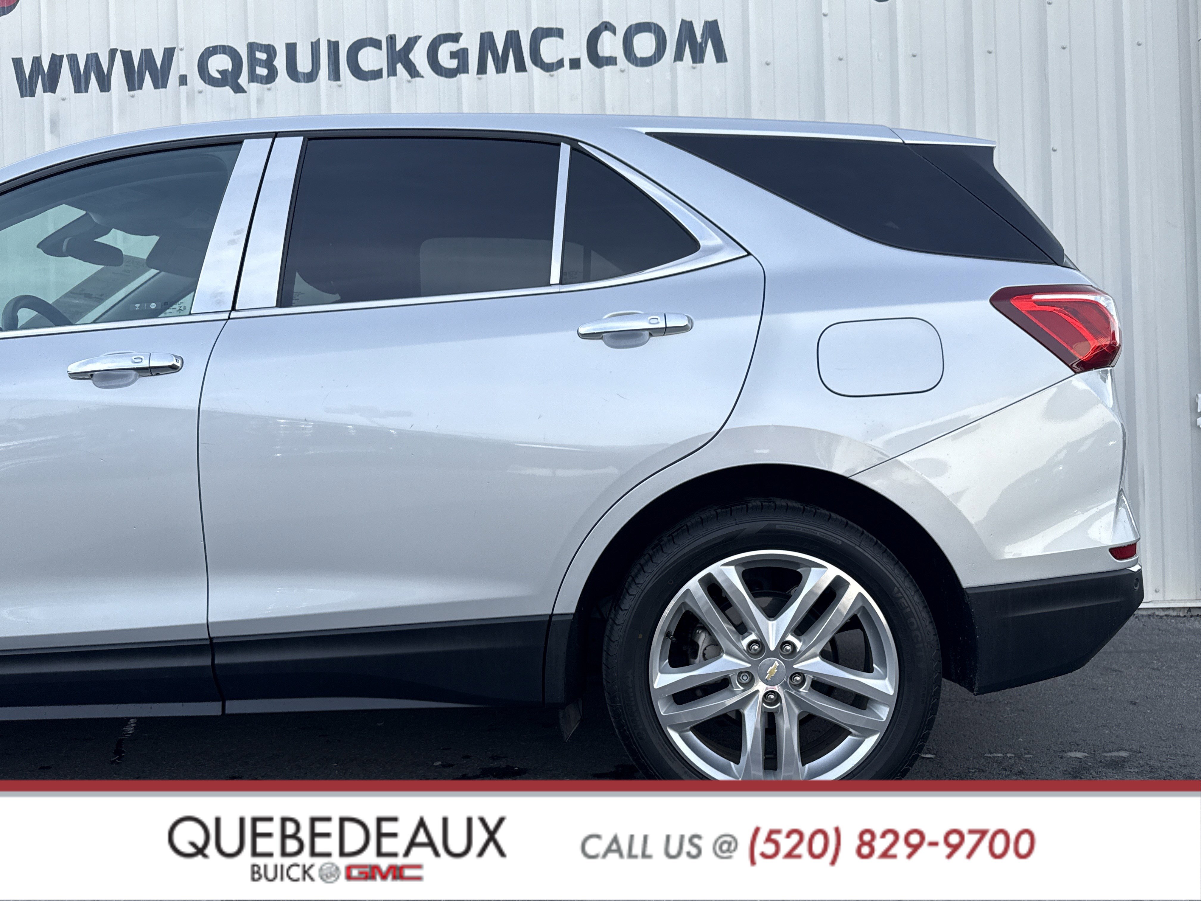 Used 2020 Chevrolet Equinox LT image 2