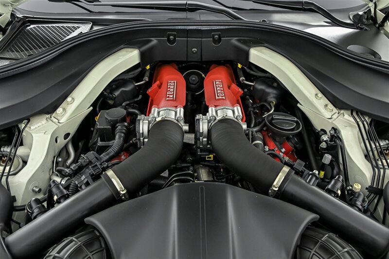 Used 2019 Ferrari Portofino RWD image 18