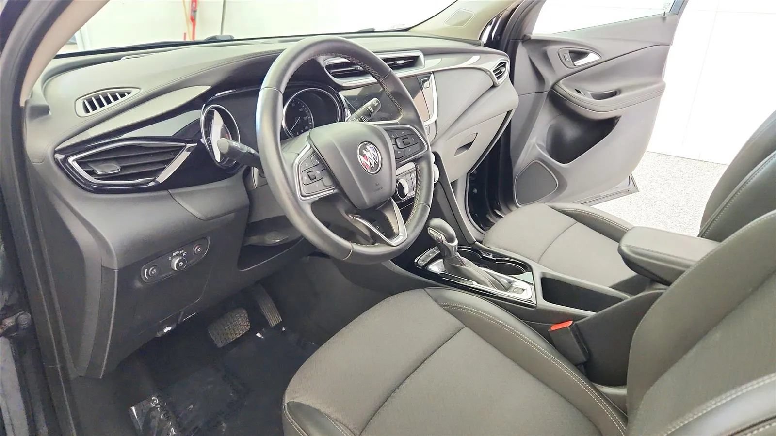 Used 2023 Buick Encore GX Preferred FWD image 23