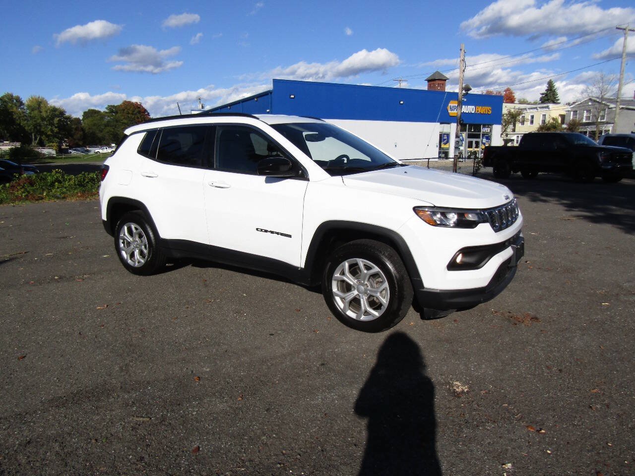 Used 2024 Jeep Compass Latitude AWD/4WD image 6