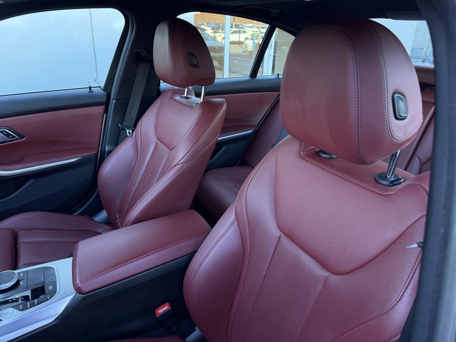 Used 2022 BMW 330i xDrive Sedan w/ Driving Assistance Package image 12