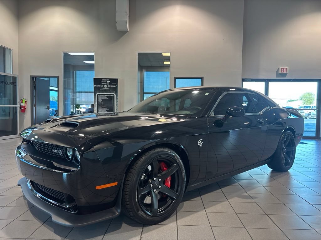 Used 2019 Dodge Challenger SRT Hellcat w/ Laguna Leather Package RWD image 5