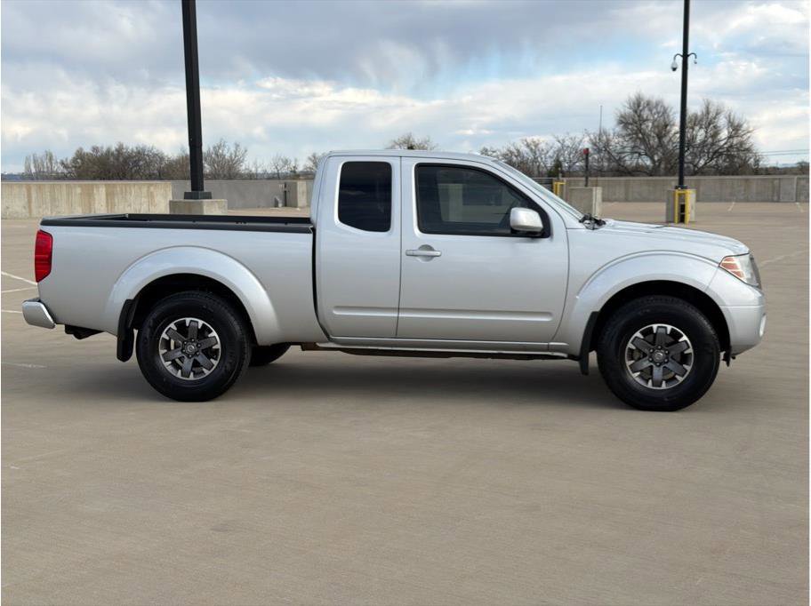 Used 2014 Nissan Frontier PRO-4X AWD/4WD image 9