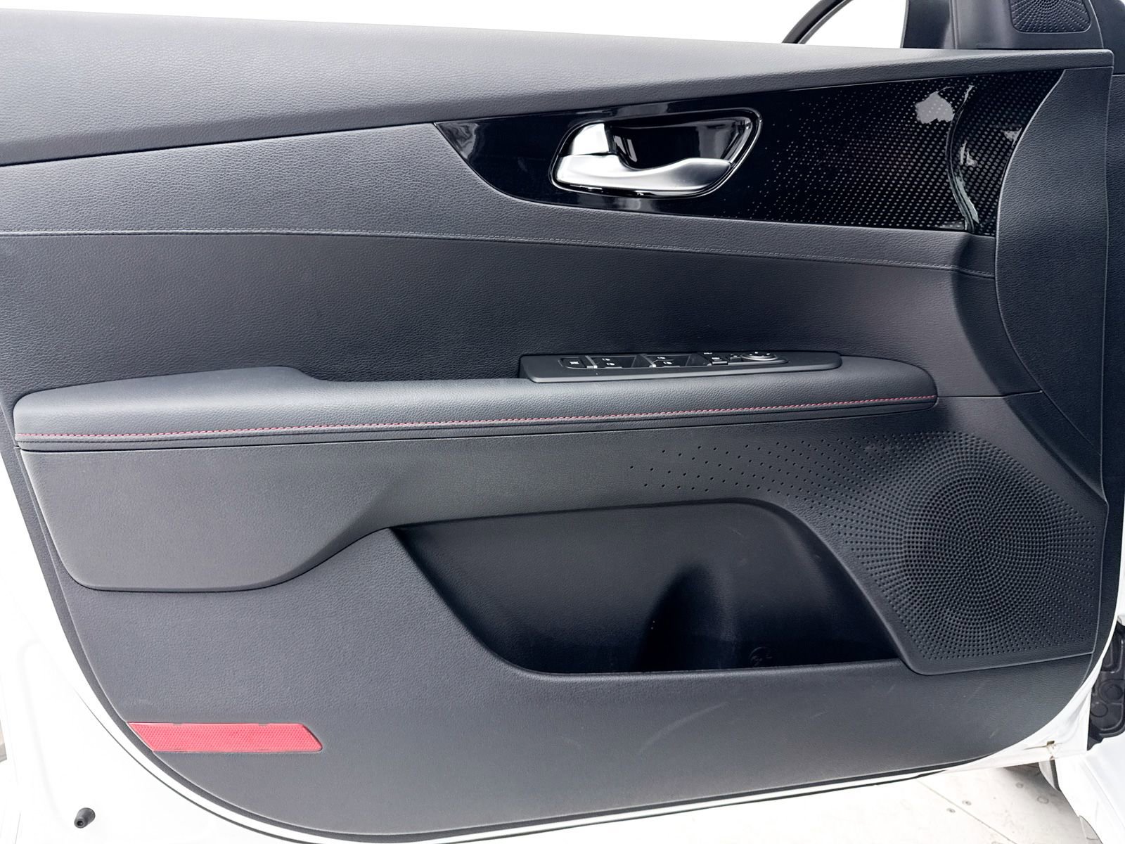 Used 2024 Kia Forte GT image 29