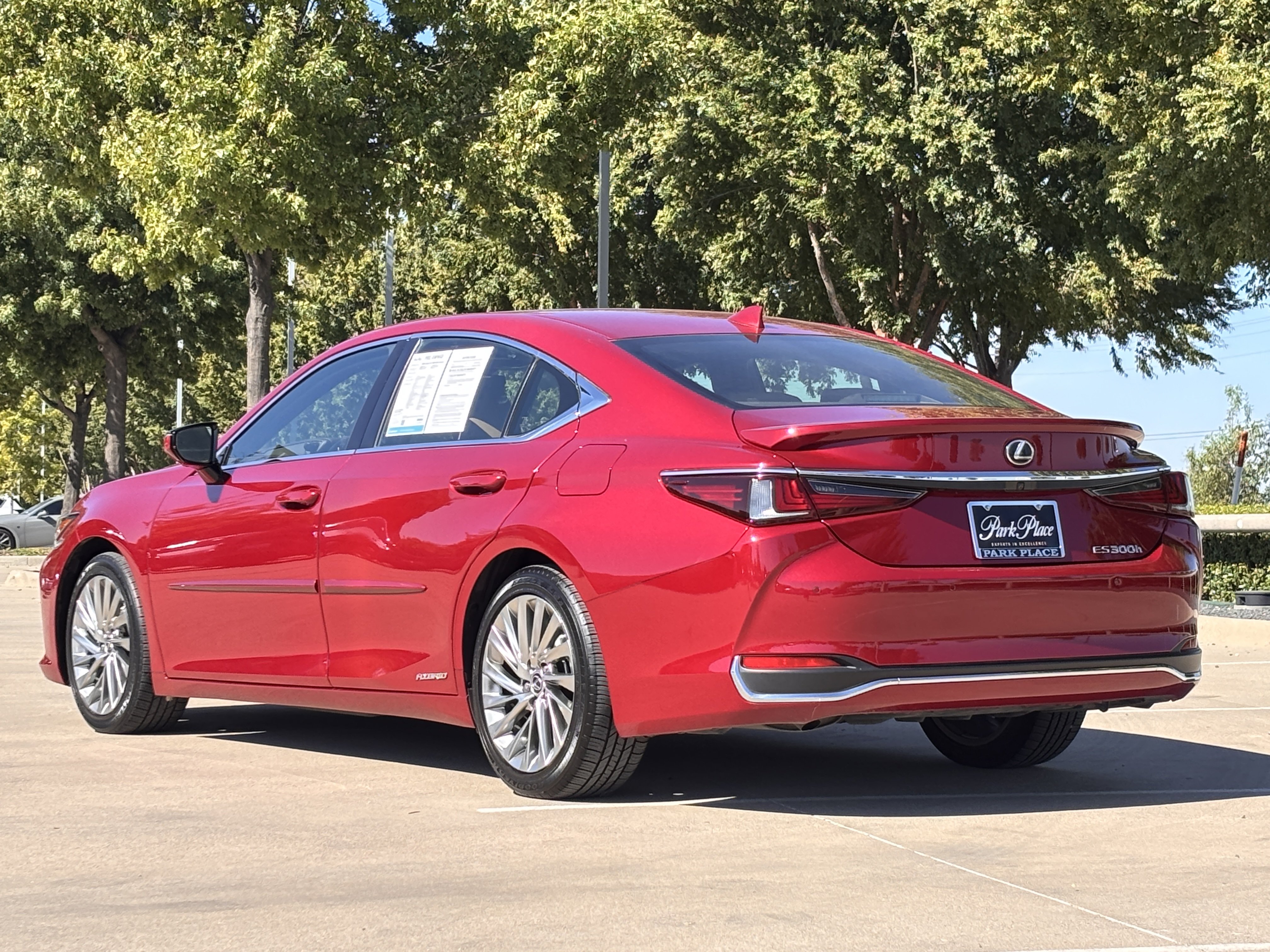 Used 2019 Lexus ES 300h Ultra Luxury FWD image 3