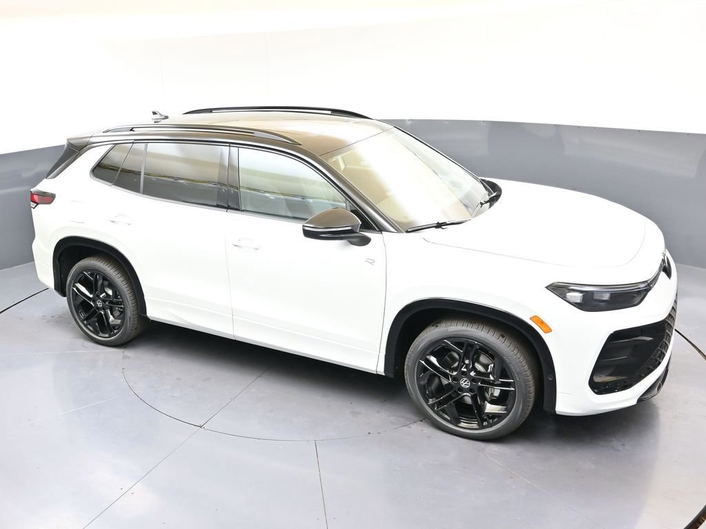 New 2026 Volkswagen Tiguan SE R-Line image 42