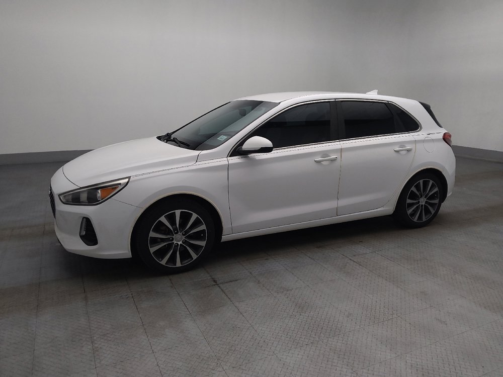 Used 2018 Hyundai Elantra GT FWD image 2