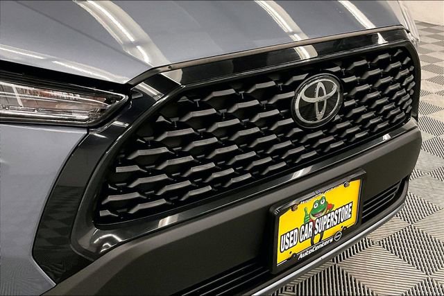 Used 2022 Toyota Corolla Cross LE w/ Moonroof Package image 32