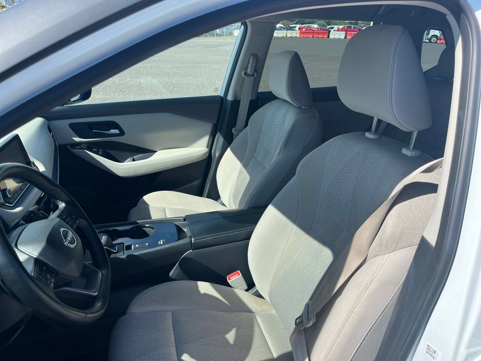 Used 2025 Nissan Rogue SV FWD image 30