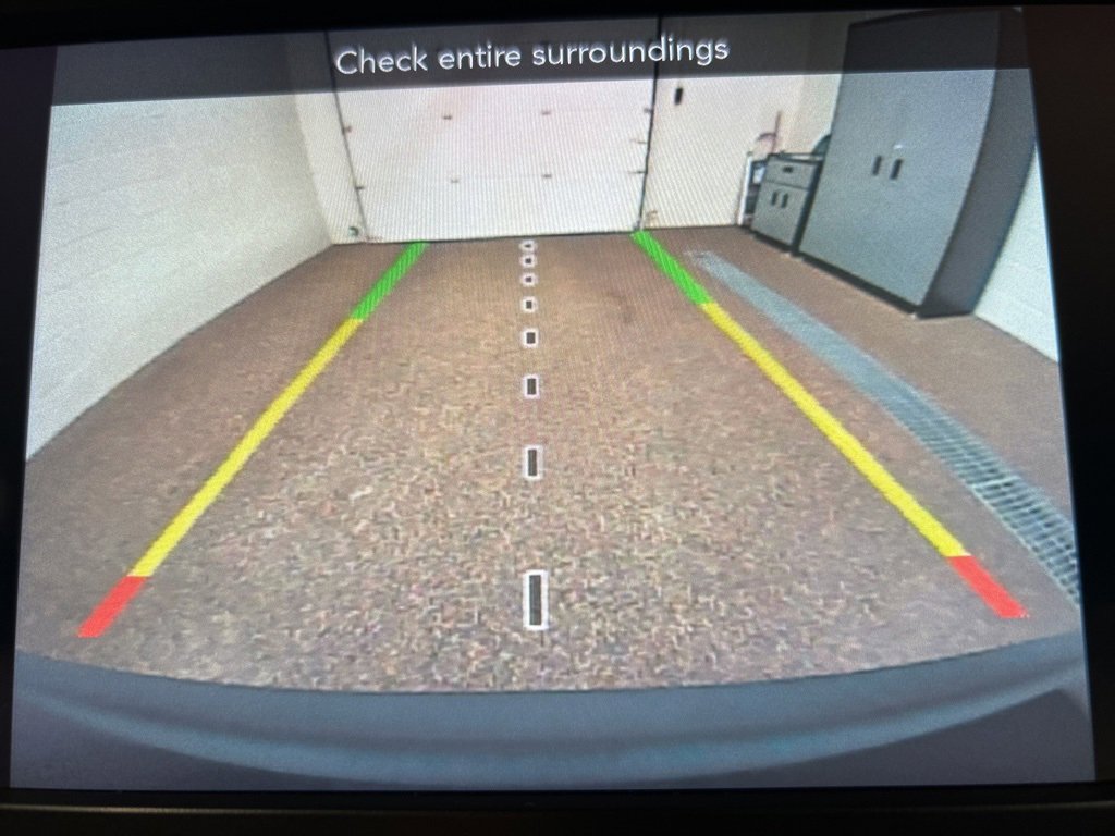 Used 2019 Jeep Cherokee Latitude Plus w/ Comfort/Convenience Group image 21