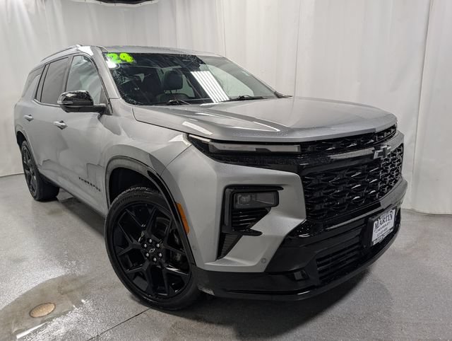 Used 2024 Chevrolet Traverse RS AWD/4WD image 2